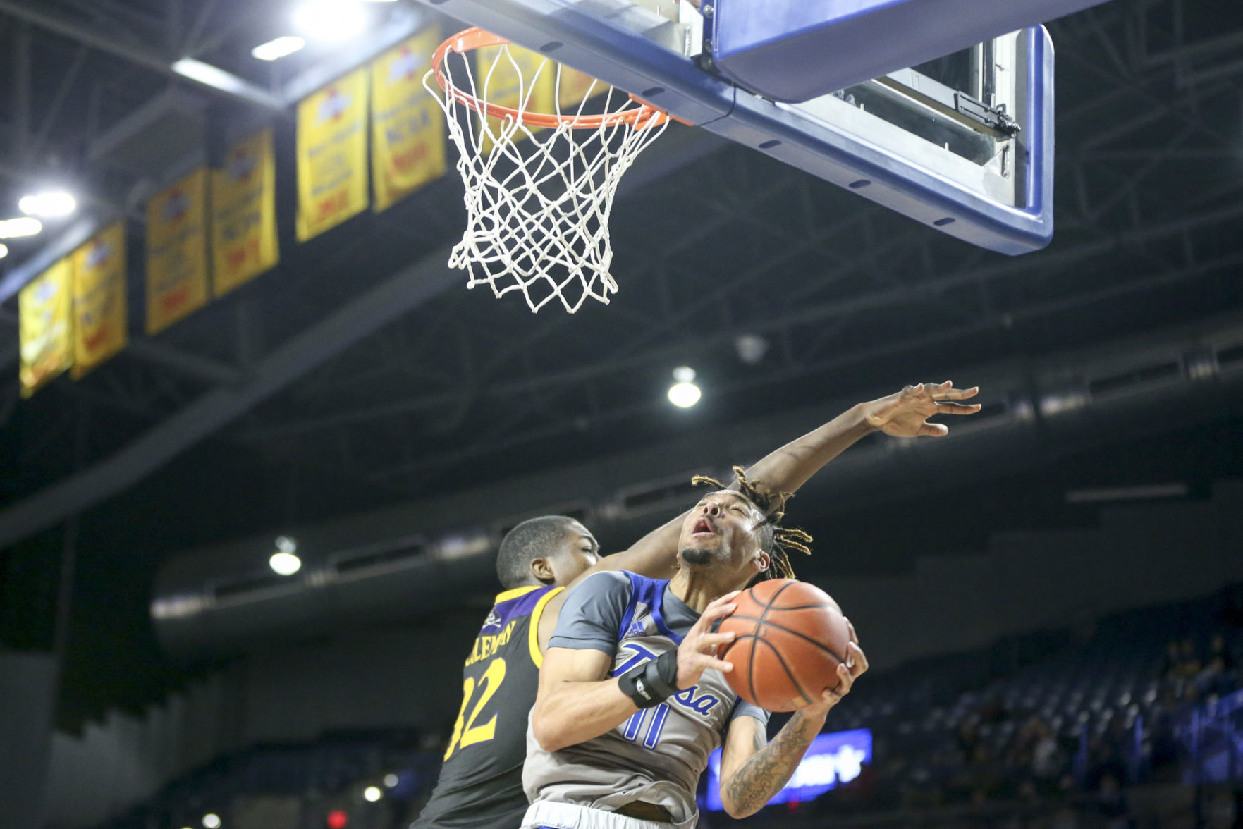 Tulsa Golden Hurricane vs East Carolina Pirates